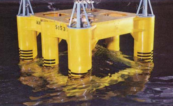 海洋構造物試験（Offshore structures model test