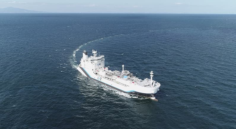 液化水素運搬船「すいそ ふろんてぃあ」の写真